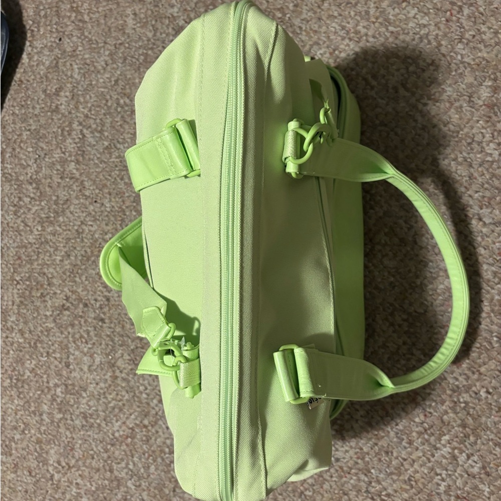 Beis Mini Weekender, limited addition lime green - Picture 4 of 6